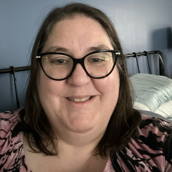 Meet your Posher, Jessica - Picture 2 of 2